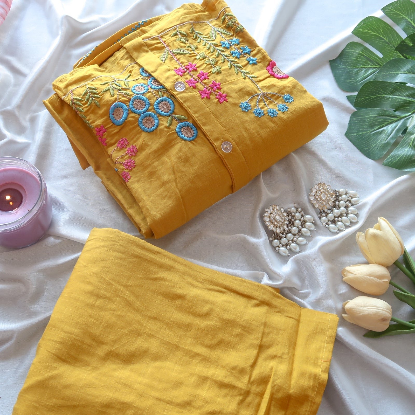 0B80276F-7F7B-4905-B3EC-196F065DB11E-2.jpg Sunshine embroidered suit set - Image 1