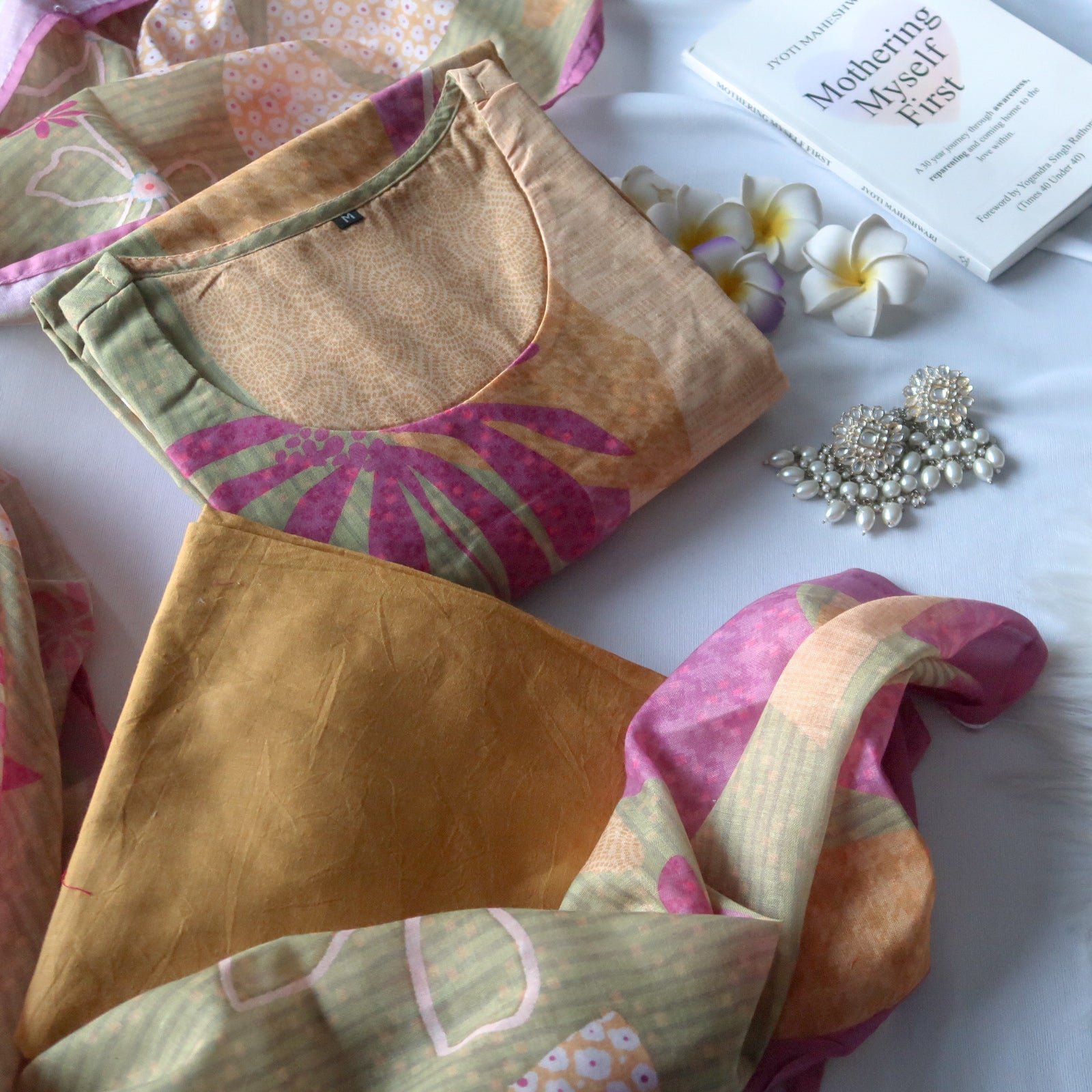 118B11E9-D504-487C-BF8F-AADF43BC1DEB-2.jpg Bahaar 2.0 Suit set - phool - Image 1