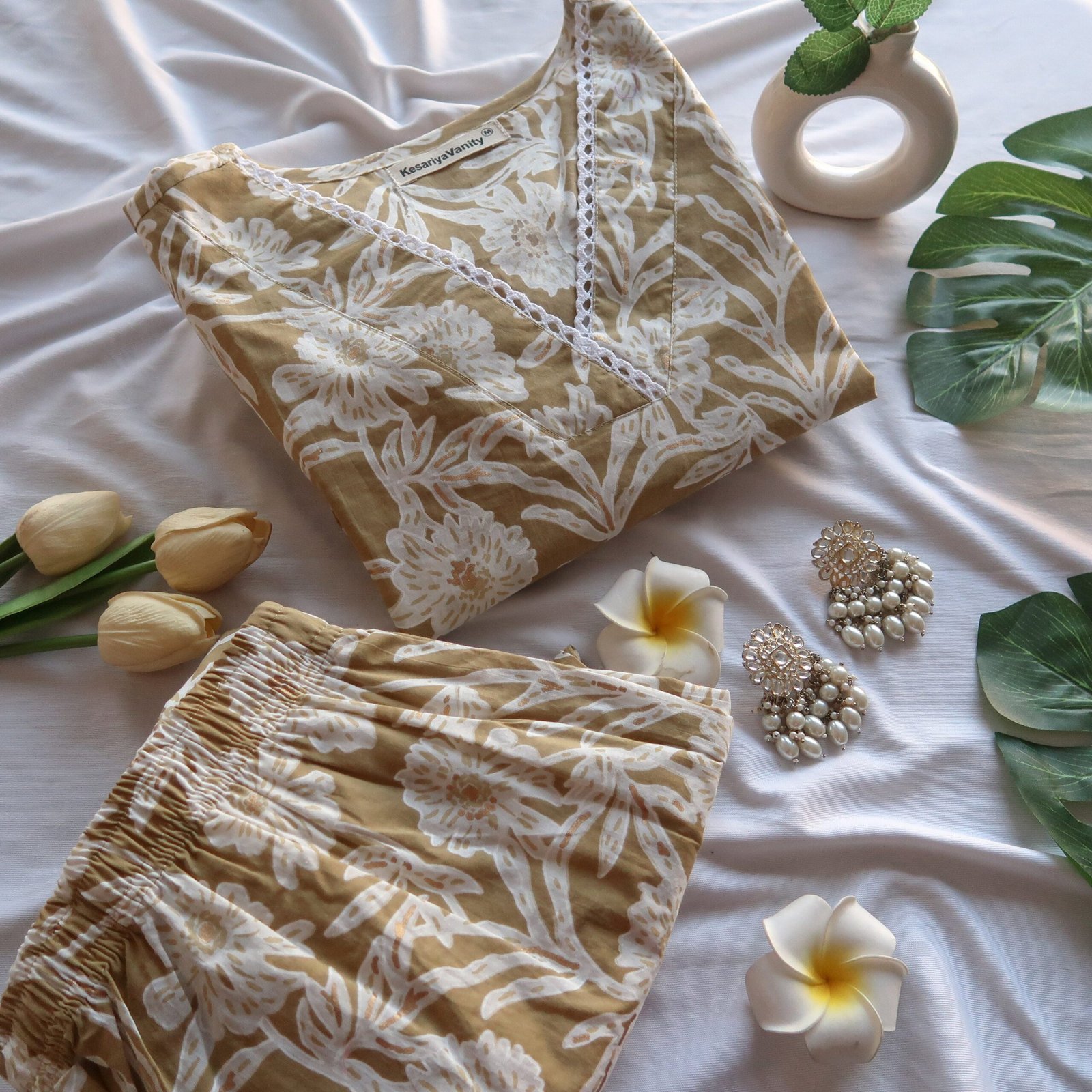 AF515218-7B13-41C0-8C57-B552EA1D3F02-2.jpg Golden Era Slim Fit Suit Set - Sukoon 11.0 - Image 1